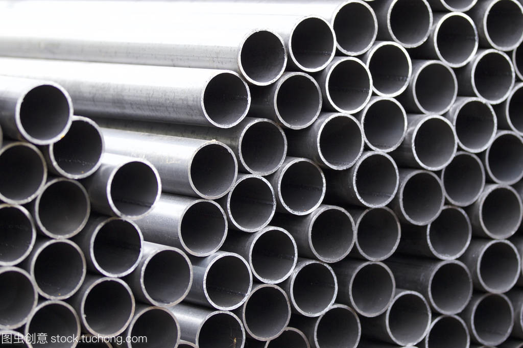金属型材管的圆形截面的金属产品在仓库包